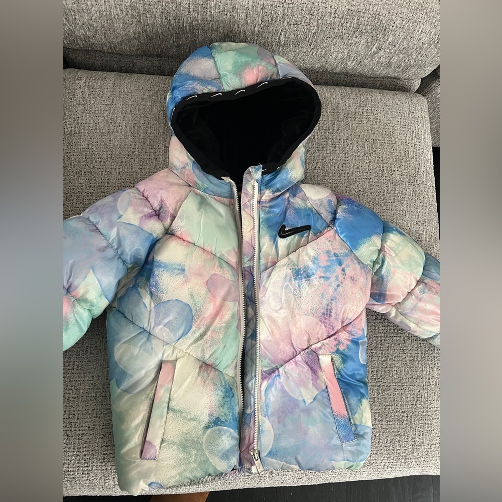 Girls Nike Puffer Sz 6 (M)